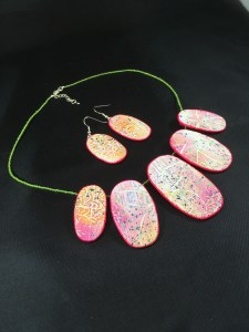Summertime confetti Necklace Set side view