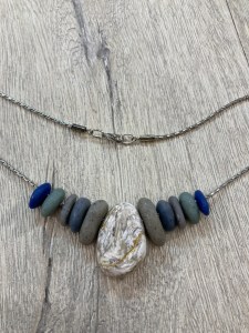 Faux pebble necklace set