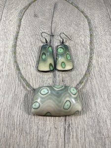 Bubbles in water necklace set